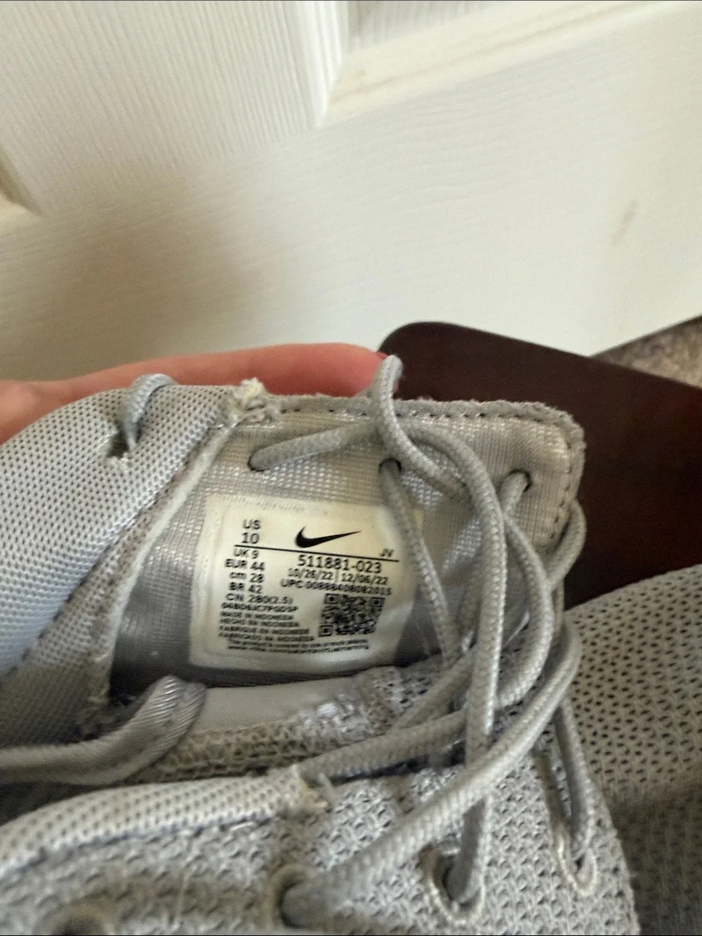 Nike Gray and White Men's Lightweight Sneakers